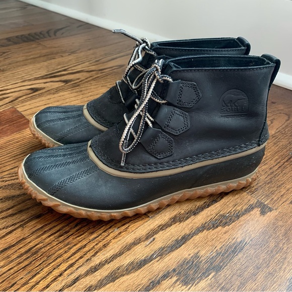 Sorel Out and About Boots - Picture 1 of 7
